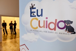 Projeto educativo "Eu Cuido" leva animais à sala de aula
