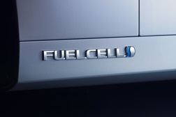 Toyota avança para o hidrogénio com a segunda geração do Mirai - Lançamento no final de 2020