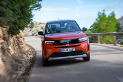 Opel Frontera Electric: agora com mais 100 quilómetros de autonomia  - Electric “Extended Range” pode percorrer até 409 quilómetros entre recargas (WLTP)