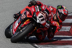 SBK 2024, Teste Barcelona - Bulega contra Razgatlıoğlu - Bautista cai