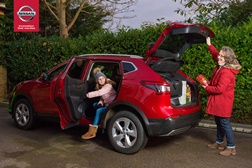 O Nissan Qashqai revela o segredo para uma viagem sem stress - Carregar a bagageira de forma rápida e fácil