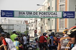 Cerca de um milhar de participantes no Passeio de Bicicleta "Dia 1 de Portugal "