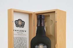 Taylor's 1965 com caixa de madeira - PVP: 250,00€