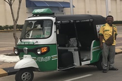 Piaggio APE no Cambodja