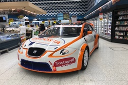 Seat Leon Rx de José Lameiro em exposição no Pingo Doce de Aveiro