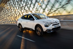 Citroën ë-C4 E ë-C4 X ampliam oferta - Novo motor elétrico mais eficiente com uma autonomia até 420 km