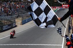 SBK L. Seca – Jonathan Rea imparável aproveita a fase azarada de Alvaro Bautista