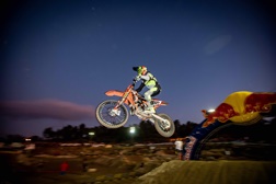 Nacional de Supercross deu espetáculo no regresso à pista da Aldeia Rotativa