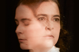 Cláudia Abreu vem a Portugal apresentar espetáculo inspirado em Virginia Woolf - No Teatro Maria Matos entre 6 e 9 de Fevereiro