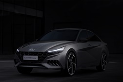 Hyundai revela imagens novo Elantra N-Line - Design desportivo, baixo e amplo