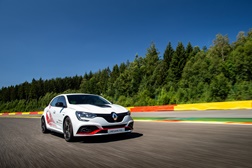 Megane R.S. Trophy-R: bate novo recorde em Spa-Francorchamps - Depois de já ter batido o recorde Nürburgring