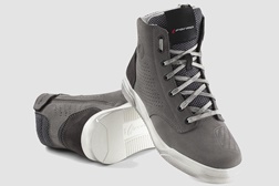Há novas botas urbanas para motociclistas na Salgados Moto