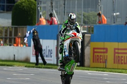 Britânico de Superbikes: Haslam no topo, mas Brookes dá luta