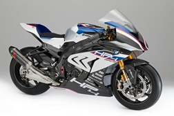 BMW HP4 Race - a anti-Ducati Superleggera!