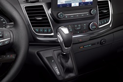 Ford Transit agora com transmissão de 10 velocidades - Automática, Eficiente e Robusta
