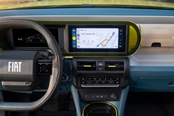 Fiat lança primeiro automóvel fabricado com material reciclado de embalagens de cartão para bebidas usadas - Inovação em parceria com a Tetra Pak