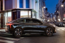 Mobilize Limo da Renault: uma novíssima berlina eléctrica para aluguer - Concebida especificamente para táxis, veículos de aluguer privado (PHV) e utilização de frotas