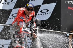 Lorenzo acaba de ganhar o GP de Itália