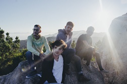 Fly the Sun apresentam single de estreia "Shout"