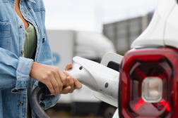 Bling Energy chega ao mercado de carregamento de veículos elétricos - Através da energia limpa e modelo de subscrição  