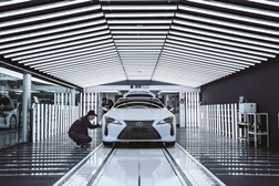 Procura pela máxima perfeição na fábrica Lexus de Motomachi - Onde os artesão e robots trabalham em conjunto
