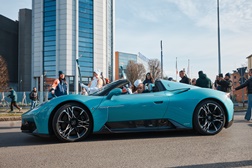 Novo Maserati Grecale Cristallo estreia no local histórico da marca