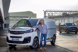 Decalques dão ainda mais estilo aos Opel Vivaro e Opel Zafira life - "Vestuário" desportivo para furgões