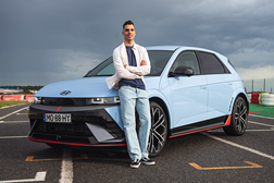 Hyundai entrega novo IONIQ 5 N a Miguel Oliveira - Marca reforça parceria com o embaixador
