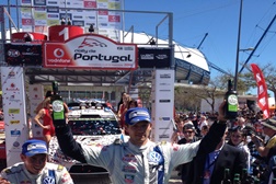 Oliveira da Serra oferece mais de 100 Litros de "Ouro Líquido" aos vencedores do Vodafone Rally de Portugal - Oliveira da Serra ofereceu a Sébastian Ogier e a Julian Ingrassia, a equipa vencedora do Vodafone Rally de Portugal 2014, o seu peso em “ouro”.