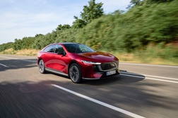 Lançamento do novo Mazda6 - Nova berlina elétrica de silhueta coupé com condução Jinba Ittai chega a Portugal