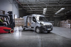 Novos modelos dão recorde mensal de vendas de comerciais à Opel - Quota de mercado de 9,7 por cento