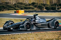 Fórmula E: Mercedes-Benz EQ conclui os primeiros testes - Com os pilotos Vandoorne e Mortara