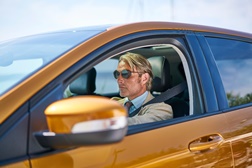 Actor Mads Mikkelsen Protagonista na Curta-metragem ‘Le Fantôme’ na Campanha do Ford Edge