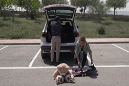 Quatro dias para colocar os filhos no automóvel - Estudo da Seat sobre o tempo que os pais levam a colocar os filhos nos automóvel