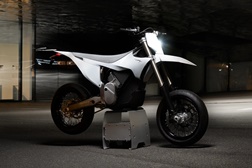 Stark SM uma supermoto revolucionária