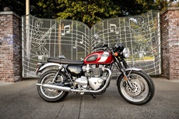 Triumph desvenda a edição limitada Bonneville T120 Elvis Presley