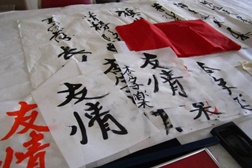 Workshop de caligrafia japonesa no Museu do Oriente