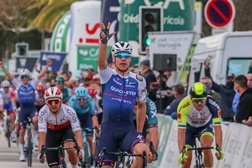 48.ª Volta ao Algarve: Fabio Jakobsen é o primeiro Camisola Amarela