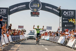 Frederico Figueiredo ataca para conquistar o terceiro Troféu consecutivo