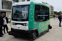 Cascais é a primeira municipalidade com um veículo autónomo - O “Easy Mile” já funciona