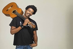 Seu Jorge confirmado no fim de semana de encerramento do Beja na Rua
