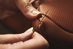 Bentley torna-se a primeira marca de automóveis a aderir à Leather Naturally  - Promover couro de origem sustentável