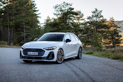 Novo Audi A5 disponível nos concessionários oficiais - A5 Limousine e Avant, com potências dos 150 cv na versão TFSI aos 367 cv do desportivo S5