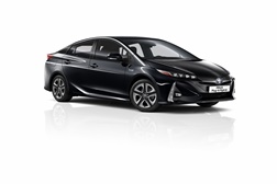 Novo Toyota Prius plug-in, mais tecnológico e com 5 lugares - Na versão Power Sky o painel solar carrega a bateria