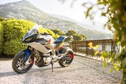 Folheto confirma chegada da nova moto turistica da BMW: a F850 RS