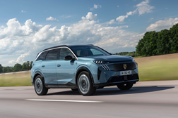 O SUV de sete lugares líder do mercado chega a Portugal em setembro - Novos Peugeot 5008 & e-5008