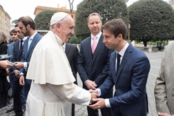 Félix da Costa estreia-se em Roma com Félix da Costa abençoado pelo Papa Francisco