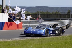 Bridgestone e Volkswagen juntas a quebrar o recorde de Nürburgring - Pneus Bridgestone Potenza no ID.R da VW