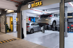 Midas encerrou 2024 em grande com a abertura de duas novas oficinas - Midas Santarém e Midas Faro juntam-se à rede de 26 oficinas