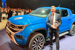 Amarok vence: Pick-up Internacional do Ano pela terceira vez - Meses iniciais de comercialização marcados por elevada procura do robusto veículo todo-o-terreno